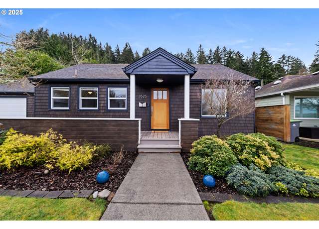 Property at 3525 Harrison Dr, Astoria, OR 97103, 2 beds, 1 bath