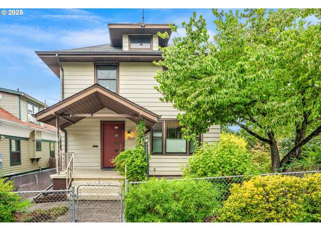 Property at 2889 SE Woodward St, Portland, OR 97202, 3 beds, 1.5 baths