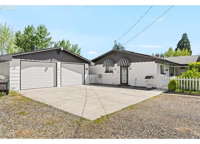 Property at 271 Woodland Dr, Winston, OR 97496, 3 beds, 2 baths