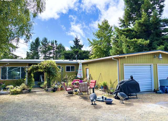 Property at 465 N 8th St, Lakeside, OR 97449, 2 beds, 2 baths