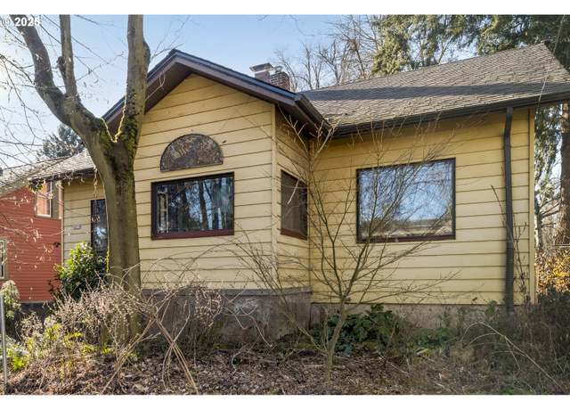 Property at 4815 N Commercial Ave, Portland, OR 97217, 2 beds, 1 bath