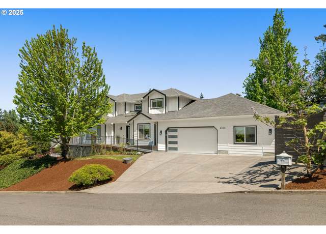 Property at 8028 SE 108th Ave, Portland, OR 97266, 4 beds, 3 baths