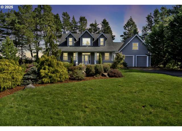 Property at 1004 Troon Cir, Florence, OR 97439, 3 beds, 2.5 baths