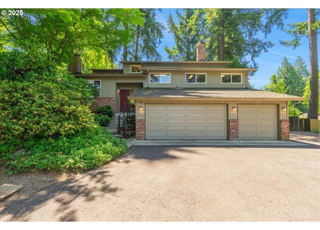 Property at 2308 Summit Dr, Lake Oswego, OR 97034, 5 beds, 2.5 baths