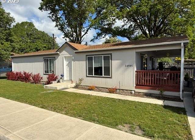 Property at 24985 Hunter Ave, Veneta, OR 97487, 3 beds, 2 baths