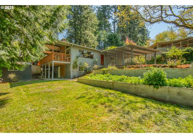 Property at 17125 Fernwood Dr, Lake Oswego, OR 97034, 4 beds, 3 baths