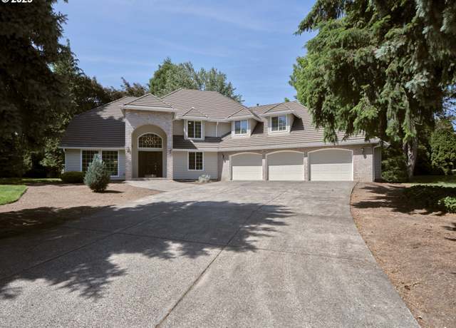 Property at 2118 NW 116th St, Vancouver, WA 98685, 5 beds, 2.5 baths