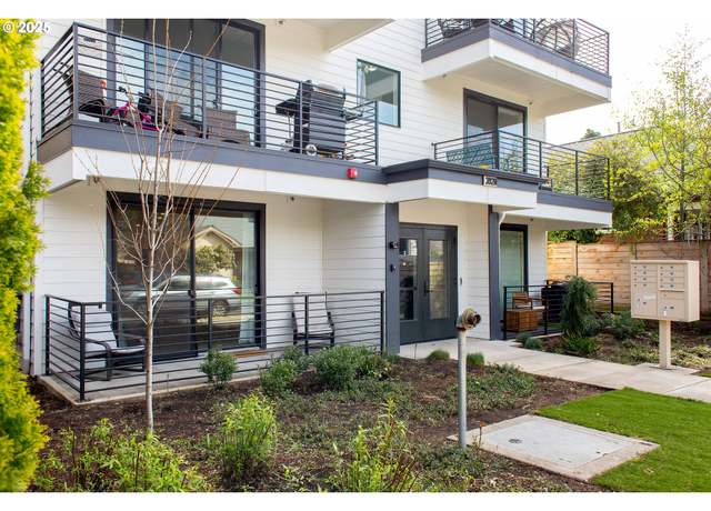 Property at 3920 N Montana Ave, Portland, OR 97227, 2 beds, 2 baths