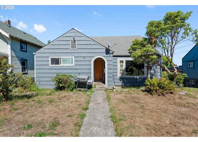 Property at 1356 N 8th St, Coos Bay, OR 97420, 2 beds, 1 bath