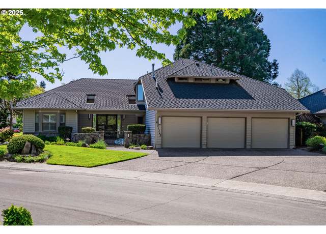 Property at 31343 SW Village Green Ct, Wilsonville, OR 97070, 3 beds, 2 baths