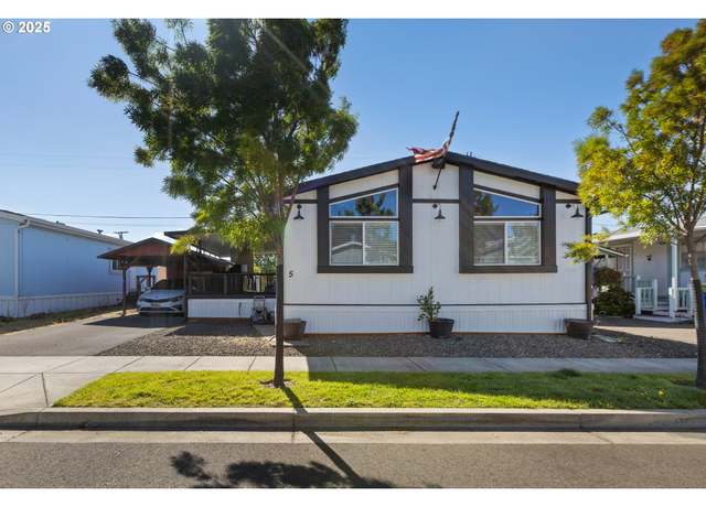 Property at 5 Manor Loop, Roseburg, OR 97471, 3 beds, 2 baths