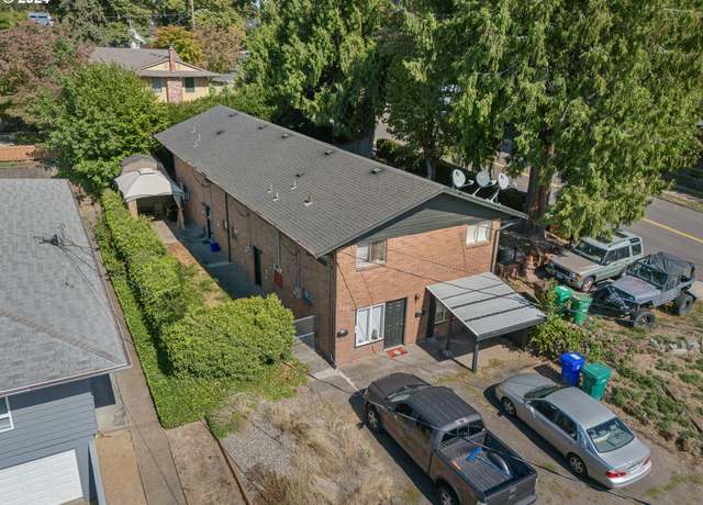 Property at 11067 SE 42nd Ave, Milwaukie, OR 97222, 6 beds, 4 baths
