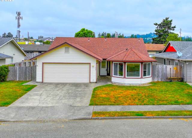 Property at 570 Velopa Ct, Brookings, OR 97415, 3 beds, 2 baths