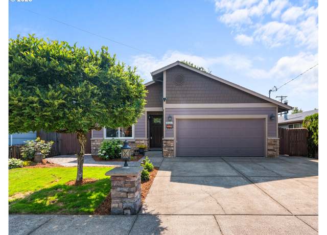 Property at 229 N 6th St, Carlton, OR 97111, 3 beds, 2 baths