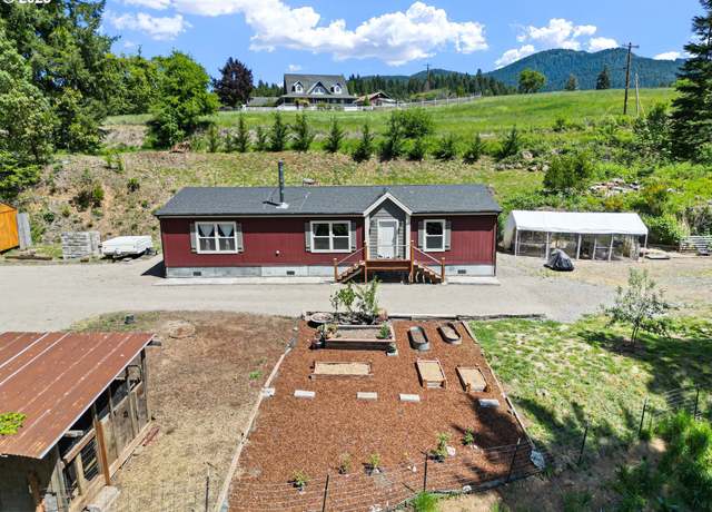Property at 76539 High Prairie Rd, Oakridge, OR 97463, 3 beds, 2 baths