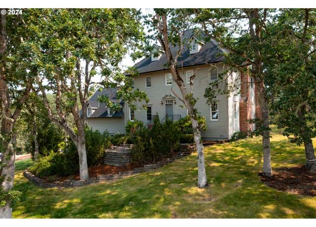 Property at 588 S Deer Creek Rd, Roseburg, OR 97470, 4 beds, 3 baths