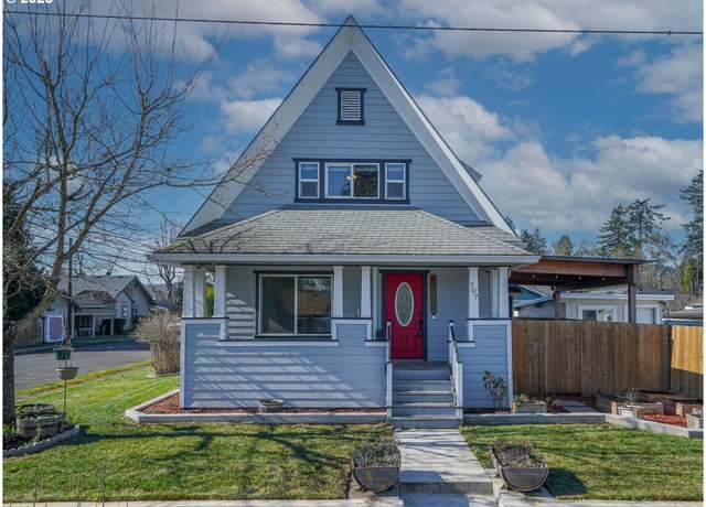 Property at 707 N 10th St, Cottage Grove, OR 97424, 4 beds, 2.5 baths