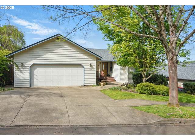 Property at 1775 NW 8th St, Mcminnville, OR 97128, 3 beds, 2 baths