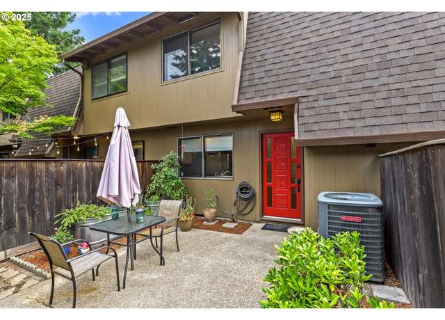 Property at 14523 NE Stanton Ct, Portland, OR 97230, 2 beds, 1.5 baths