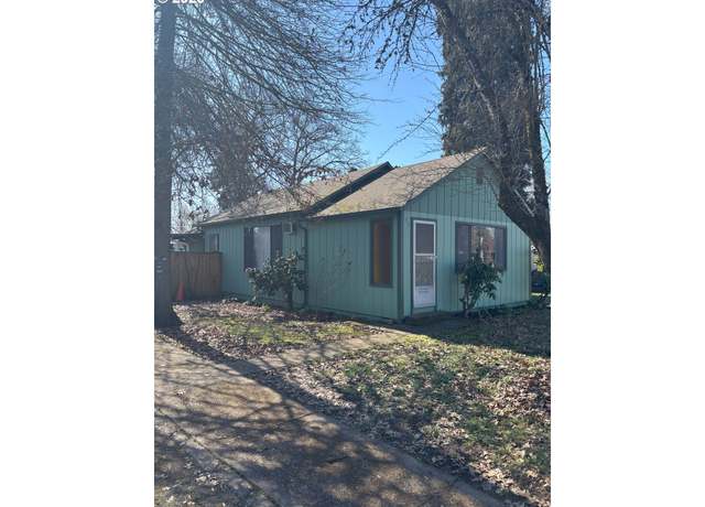 Property at 4950 Barger Dr, Eugene, OR 97402, 3 beds, 2 baths