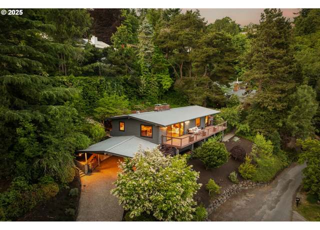 Property at 4416 SW Chesapeak Ave, Portland, OR 97239, 4 beds, 2.5 baths