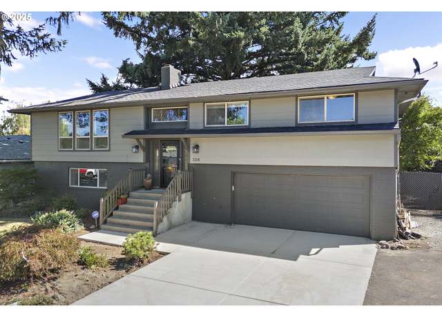 Property at 2218 NE Morlan Ave, Gresham, OR 97030, 4 beds, 3 baths