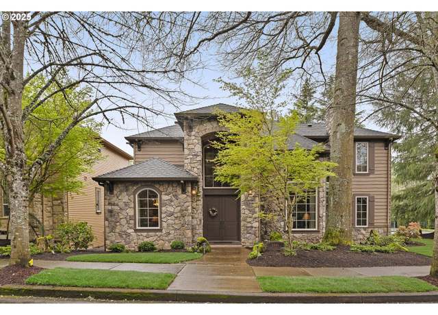 Property at 6444 SW Santa Monica Ct, Portland, OR 97221, 4 beds, 3.5 baths