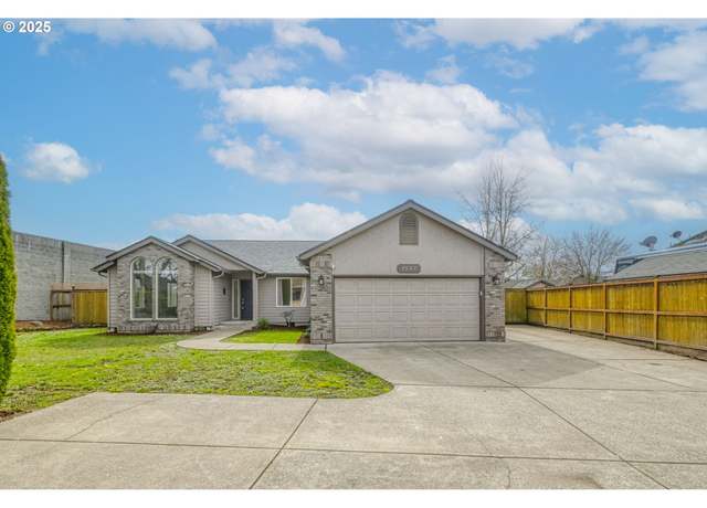 Property at 1587 Manchester Dr, Eugene, OR 97401, 3 beds, 2 baths