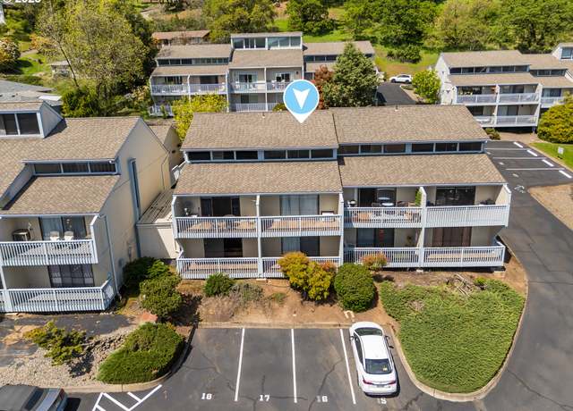 Property at 16 NW Mountain View Dr, Roseburg, OR 97471, 2 beds, 1.5 baths