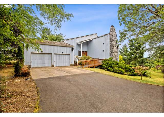 Property at 22905 NE Mountain Top Rd, Newberg, OR 97132, 5 beds, 2.5 baths