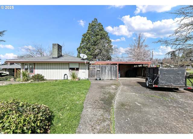 Property at 1085 Cannon Ct, Eugene, OR 97405, 3 beds, 2 baths