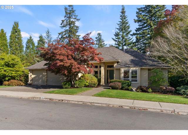 Property at 700 SW 67th Pl, Portland, OR 97225, 4 beds, 2.5 baths