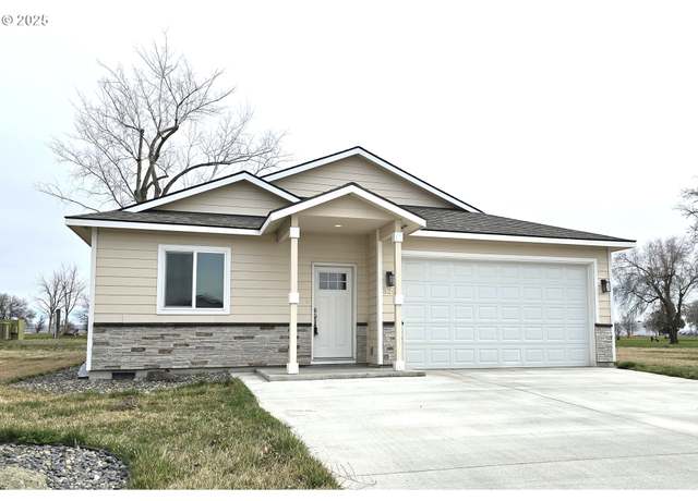 Property at 320 Riverwood Ct, Umatilla, OR 97882, 3 beds, 2 baths