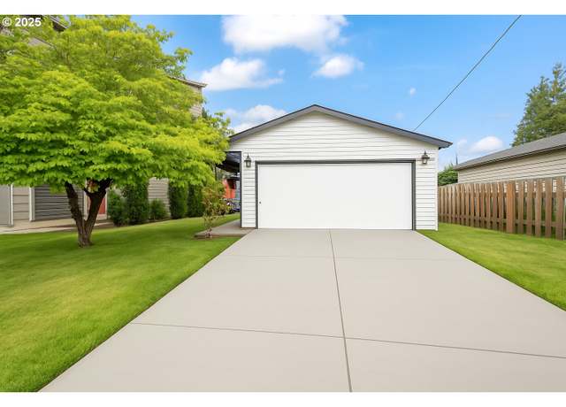 Property at 9259 SE Clay St, Portland, OR 97216, 3 beds, 1.5 baths