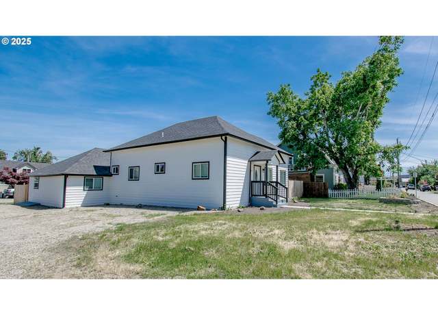 Property at 278 Cherry Ct, Cottage Grove, OR 97424, 4 beds, 2 baths