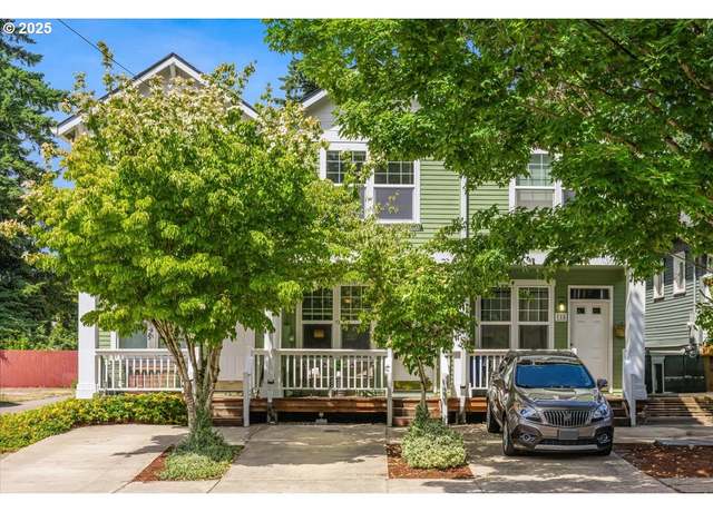Property at 121 SE 8th Ave, Hillsboro, OR 97123, 6 beds, 6 baths