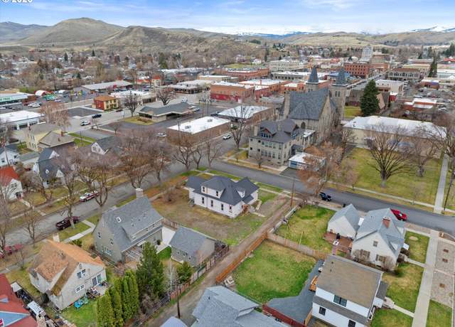 Property at 2303 1st St, Baker City, OR 97814, 6 beds, 3.5 baths