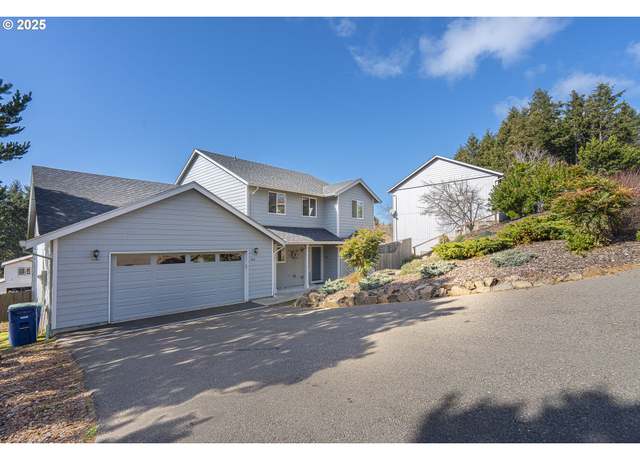 Property at 1865 SE 19th St, Lincoln City, OR 97367, 4 beds, 2.5 baths