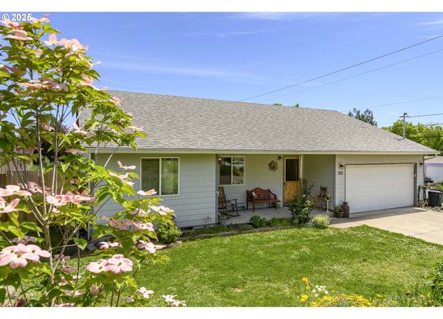 Property at 720 N Market St, Lafayette, OR 97127, 3 beds, 2 baths