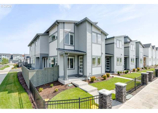 Property at 4212 SE Century Blvd, Hillsboro, OR 97123, 3 beds, 2.5 baths