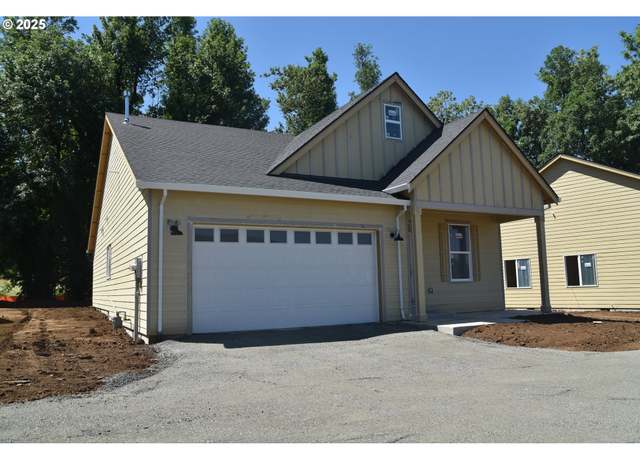 Property at 855 Oakleaf Way, Silverton, OR 97381, 3 beds, 2 baths