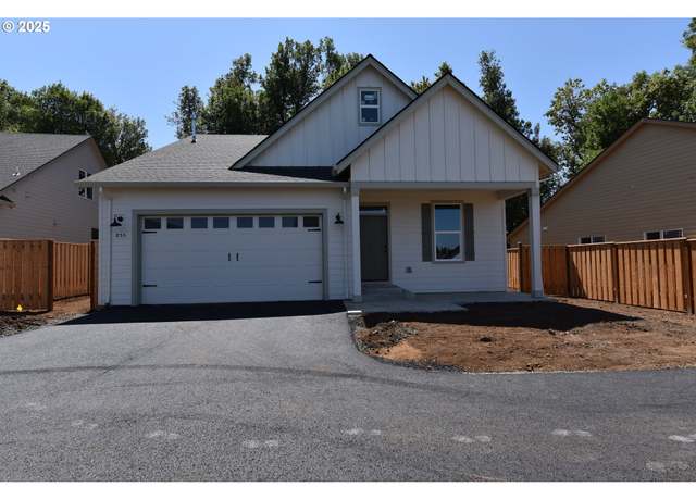 Property at 855 Oakleaf Way, Silverton, OR 97381, 3 beds, 2 baths