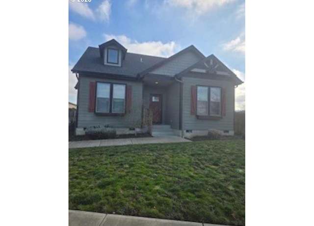 Property at 555 N Main St, Mt. Angel, OR 97362, 8 beds, 6 baths