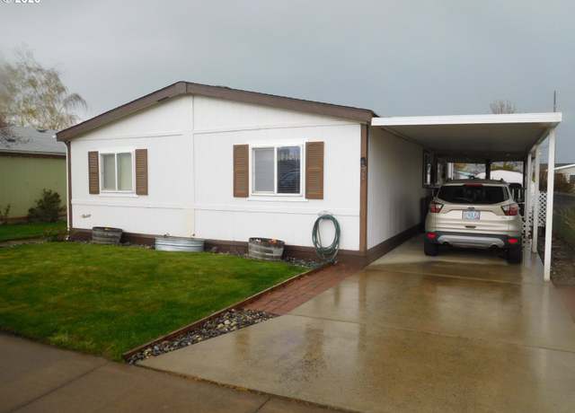 Property at 910 Cowl St #32, Milton-freewater, OR 97862, 3 beds, 2 baths