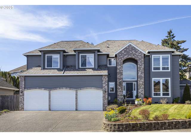 Property at 14297 SW 133rd Ave, Portland, OR 97224, 5 beds, 2.5 baths