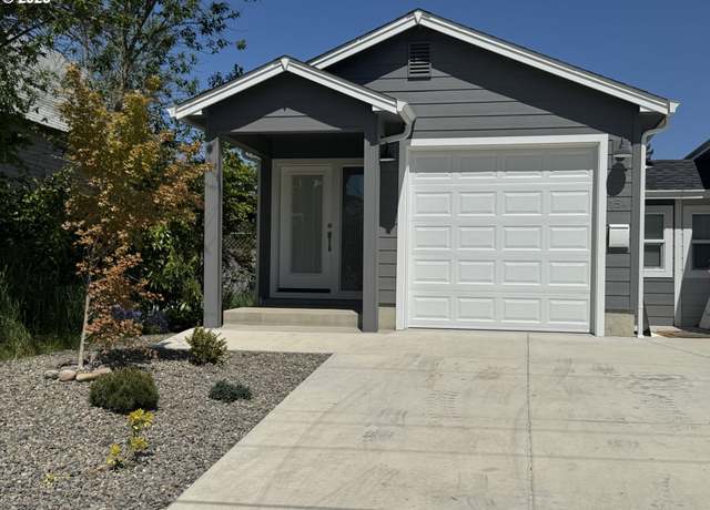 Property at 154 SE Mosher Ave, Roseburg, OR 97470, 3 beds, 2 baths