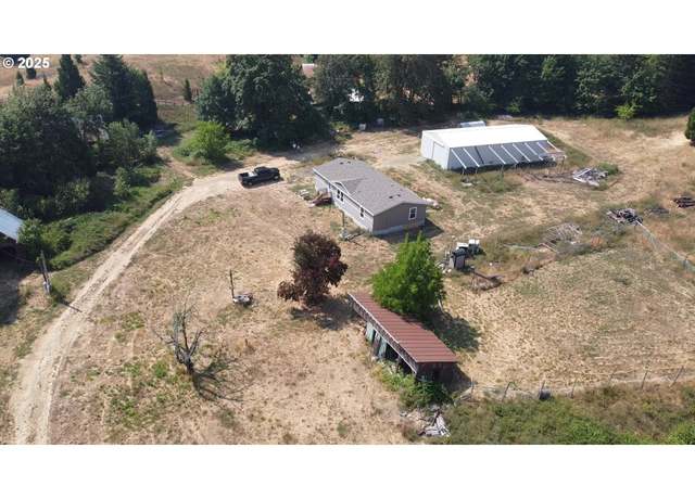 Property at 911 Tunnel Rd, Glendale, OR 97442, 3 beds, 2 baths