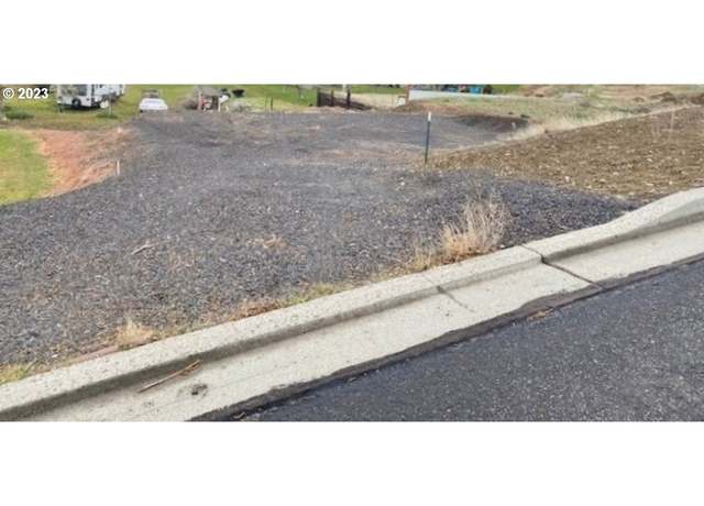 Property at 1901 SW Runnion Ln, Pendleton, OR 97801