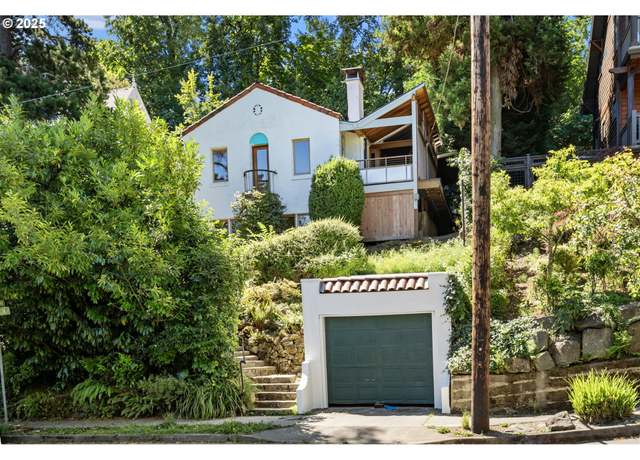Property at 3366 NW Franklin Ct, Portland, OR 97210, 3 beds, 1.5 baths