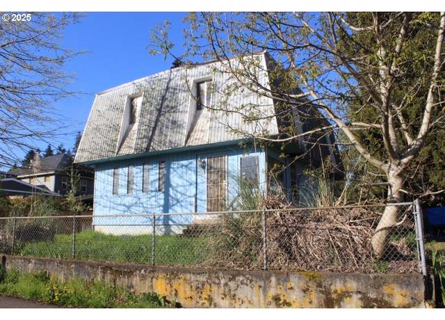 Property at 9328 N Pier Park Pl, Portland, OR 97203, 5 beds, 2 baths